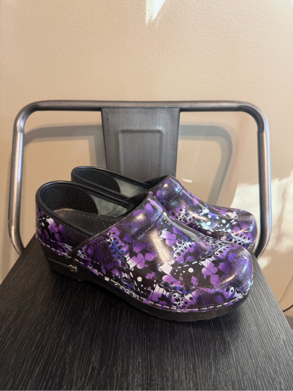 Sanita Nurse Shoes Purple Butterfly Floral Leather Clogs EU 36